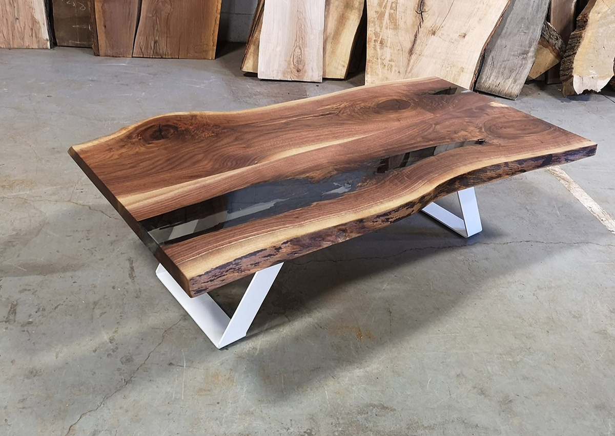 Walnut Coffe Table with White Legs