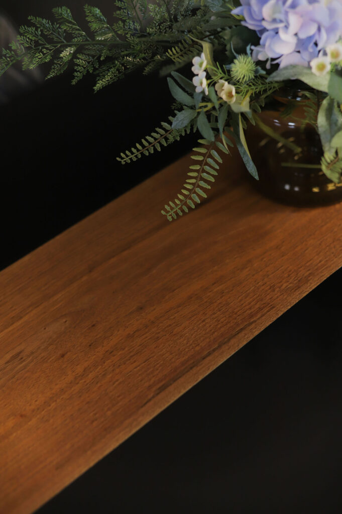 Epoxy Resin Table Top - Walnut & Black Epoxy - Wood details
