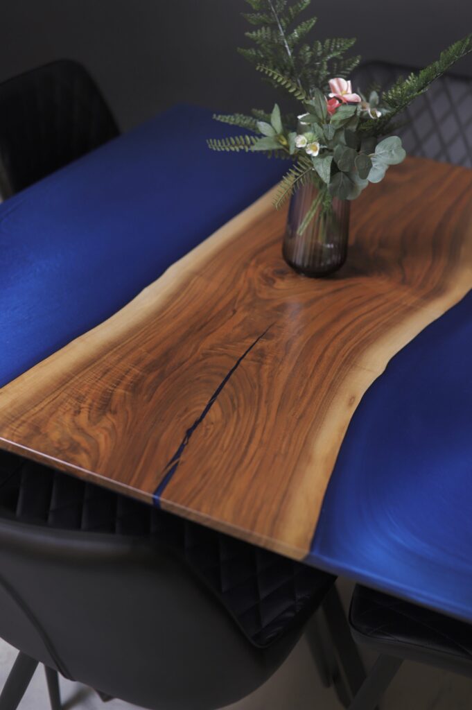 Square Coffee Table in Toronto - Walnut & Blue Epoxy - Wood details