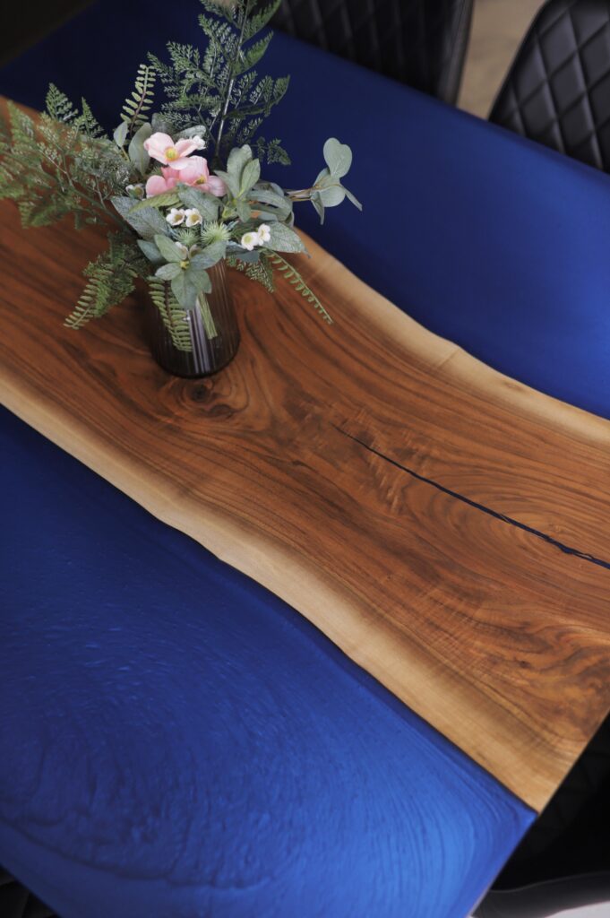 Square Coffee Table in Toronto - Walnut & Blue Epoxy - Center details