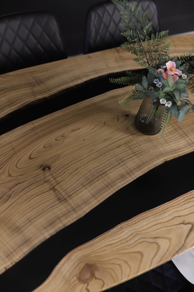 Oval Dining Table - Catalpa & Black Epoxy - Catalpa Details