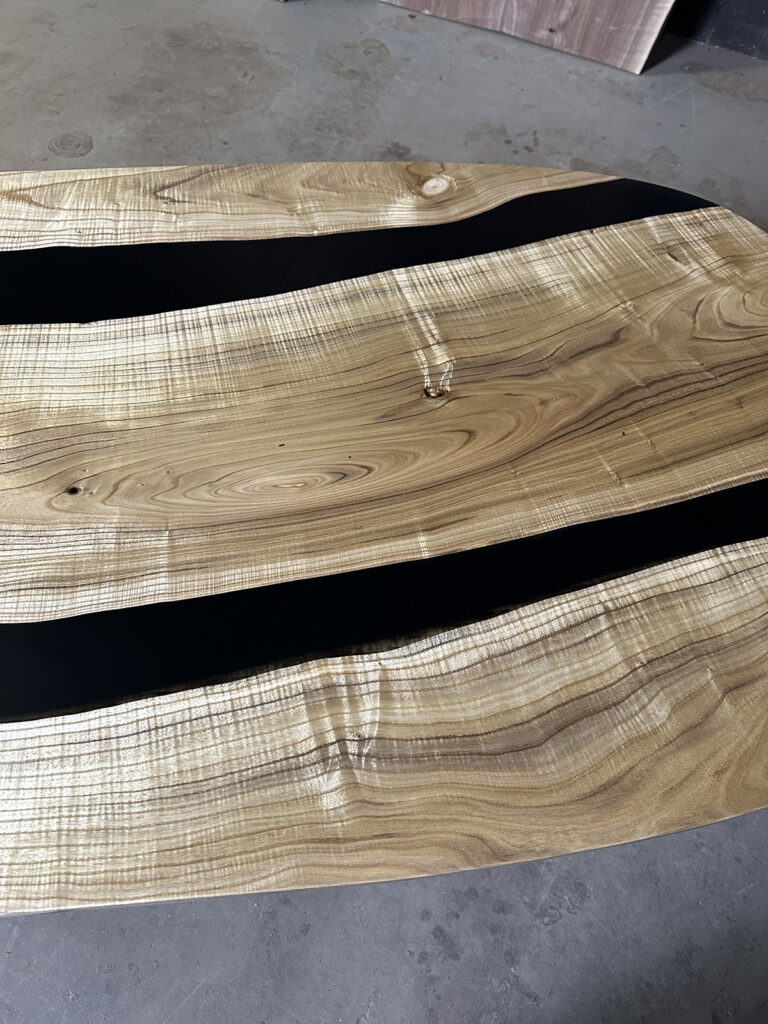 Dining Table Oval - Catalpa & Black Epoxy Details