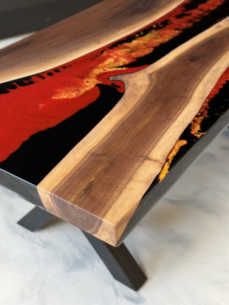 Epoxy Coffee Table - Dark Lava - Rubio Finish - Wood corner