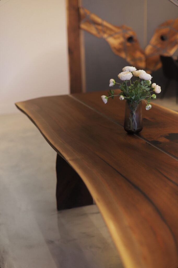 Walnut Dining Table Live Edge - Matte Polished Epoxy - classy and sophisticated