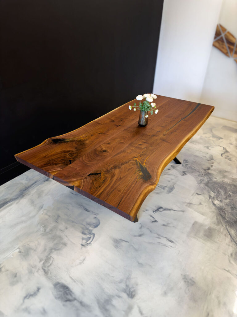 Dining Table Live Edge – All made of Walnut - overview