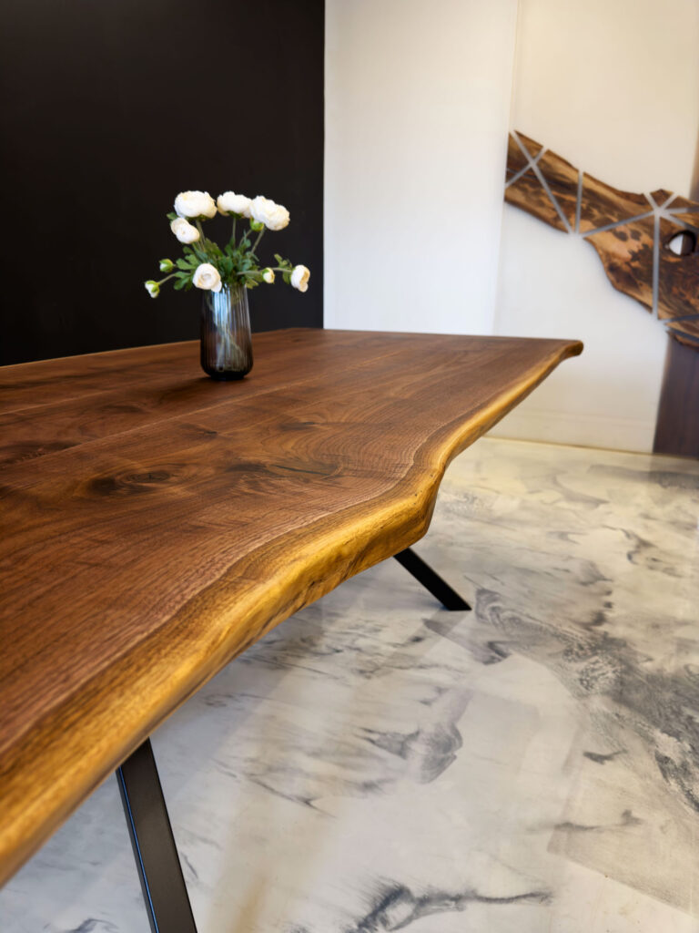 Dining Table Rustic – All Walnut Wood - Live Edge details
