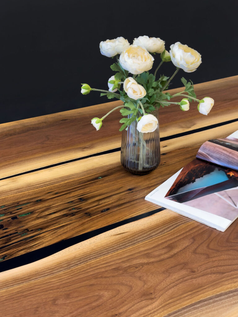 Modern Dining Table Toronto - Black & Green Epoxy - Wood & epoxy details